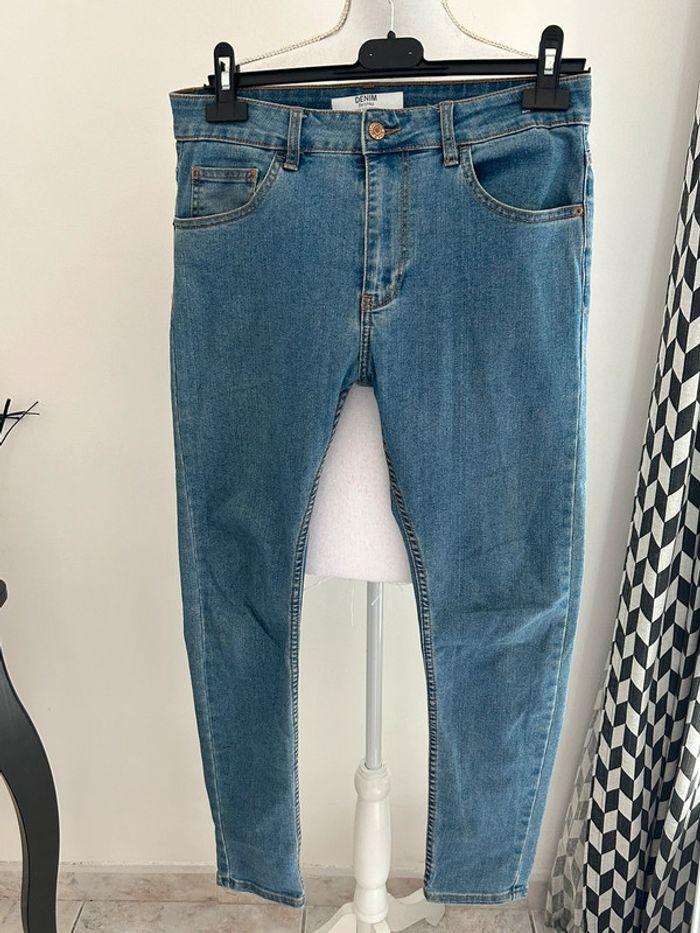 Jean taille haute bleu clair Bershka taille 40 - photo numéro 1