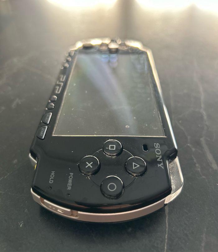 Psp + 50 jeux + 3300 jeux rétro ( craquer , crack , crackée, cracker , craquer ) - photo numéro 4