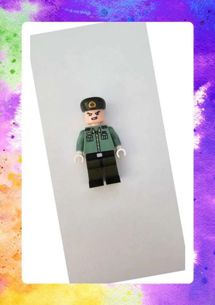 Minifigurine Officier militaire (compatible Lego) - photo numéro 1