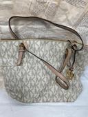 Sac à main de luxe Michael Kors blanc avec motif magnifique