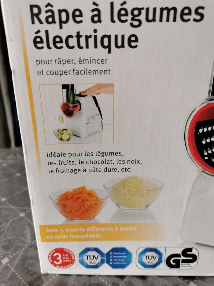 Râpé a légumes électrique neuve - photo numéro 2