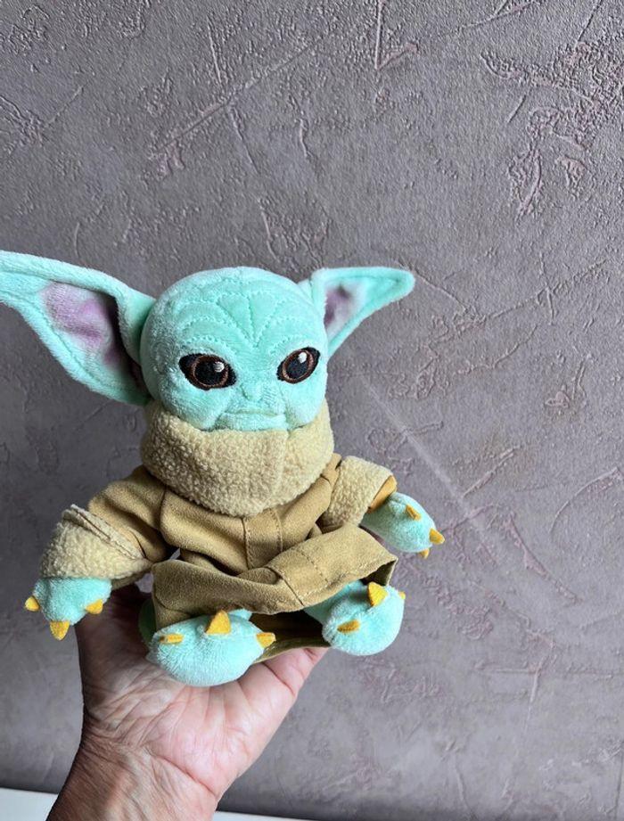 Peluche aimantée Grogu Mandalorian - photo numéro 6