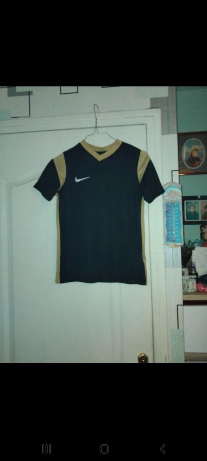 Maillot de foot taille 10 ans - photo numéro 1