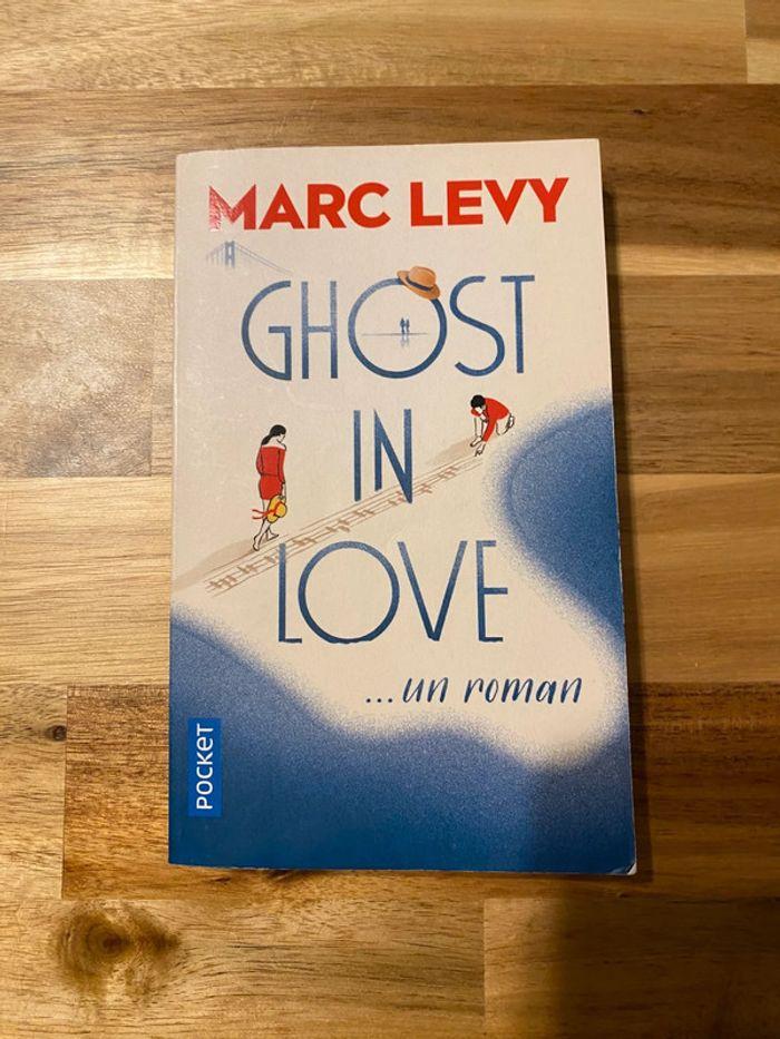 Roman poche Marc Lévy - Ghost in love - photo numéro 1