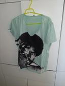 Tee shirt col V large