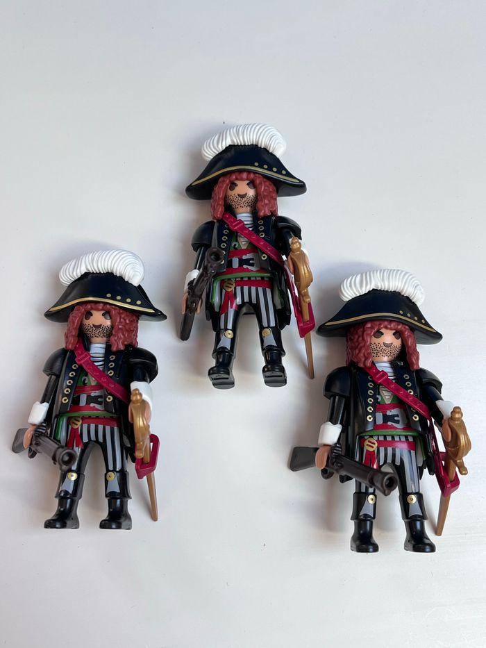 Lot 3 Playmobil Pirates - photo numéro 2