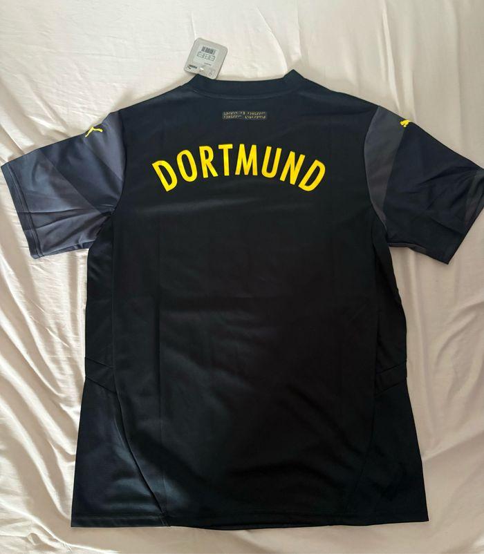 Maillot de foot / Tshirt Puma Dortmund 2024 2025 Neuf Taille M - photo numéro 2