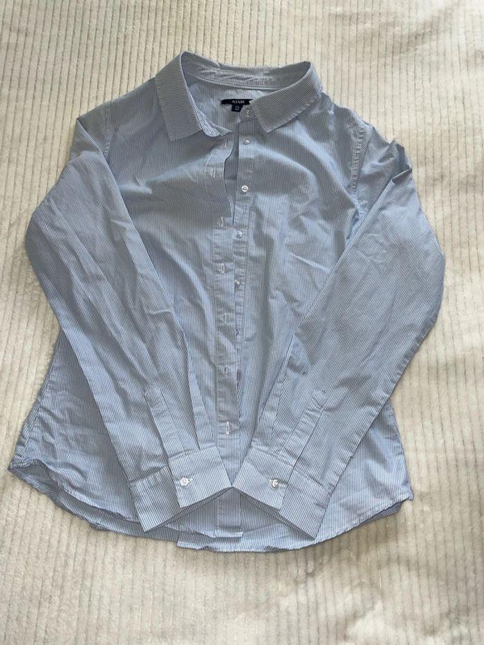 Chemise à rayures bleus et blanches - photo numéro 1