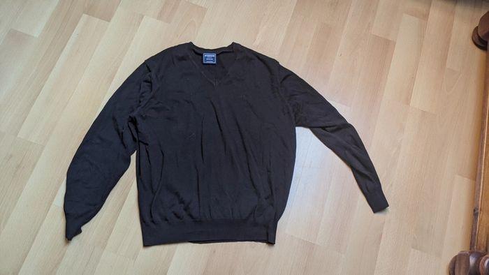 Pull noir col V homme taille XL - photo numéro 1