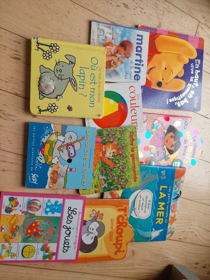 10 livres cartonnés pour enfants dont 1 collection tout doux usborne