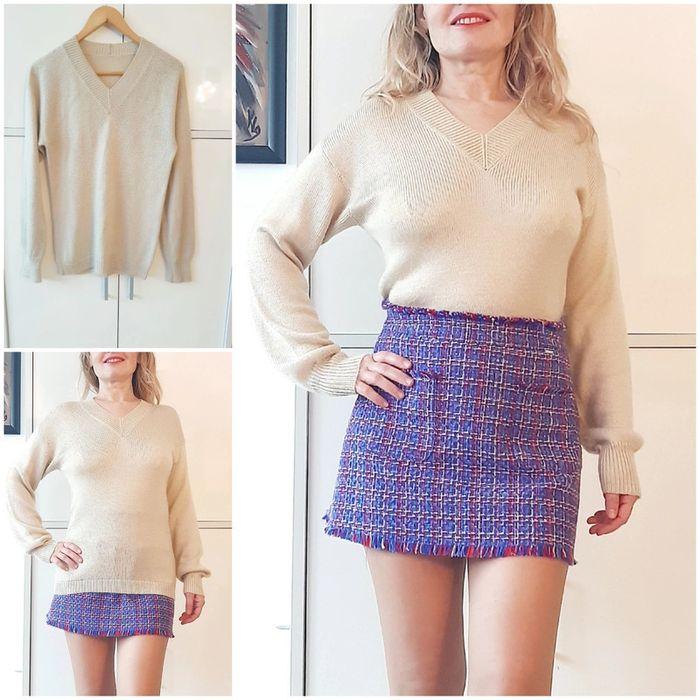 Adorable pull beige col V Vintage. Preppy style. T 36. Fait main - photo numéro 1