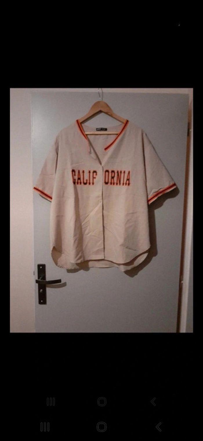 Chemise de base Ball beige.  Taille 38. - photo numéro 1