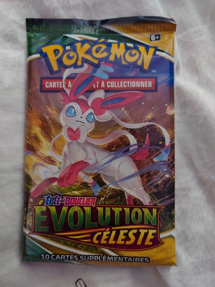 Booster Pokémon Évolution Céleste Neuf - photo numéro 1