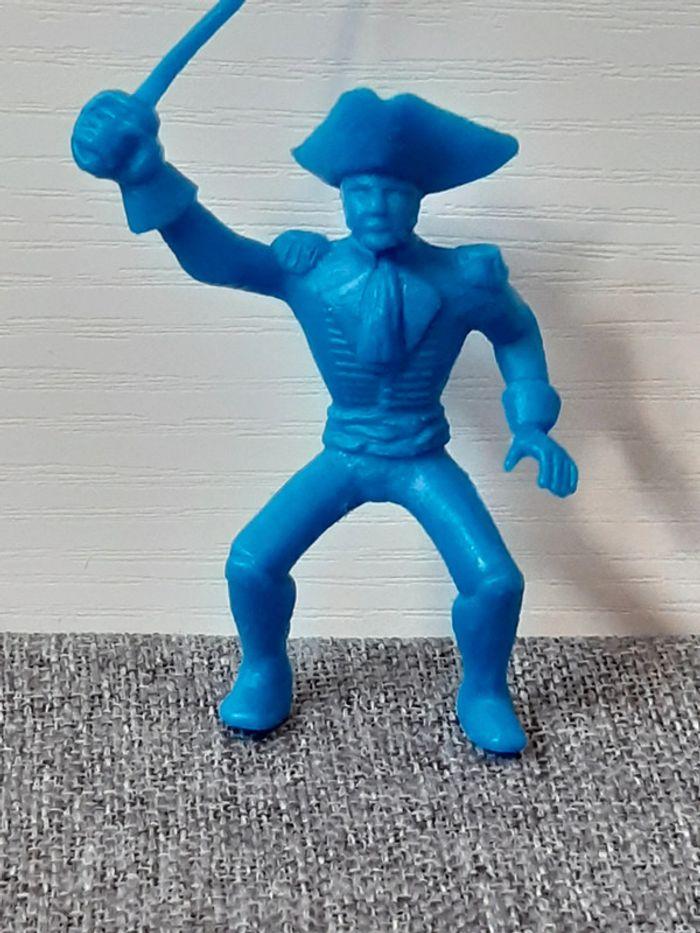 Figurine cowboy en plastique bleu La roche aux fées - photo numéro 3