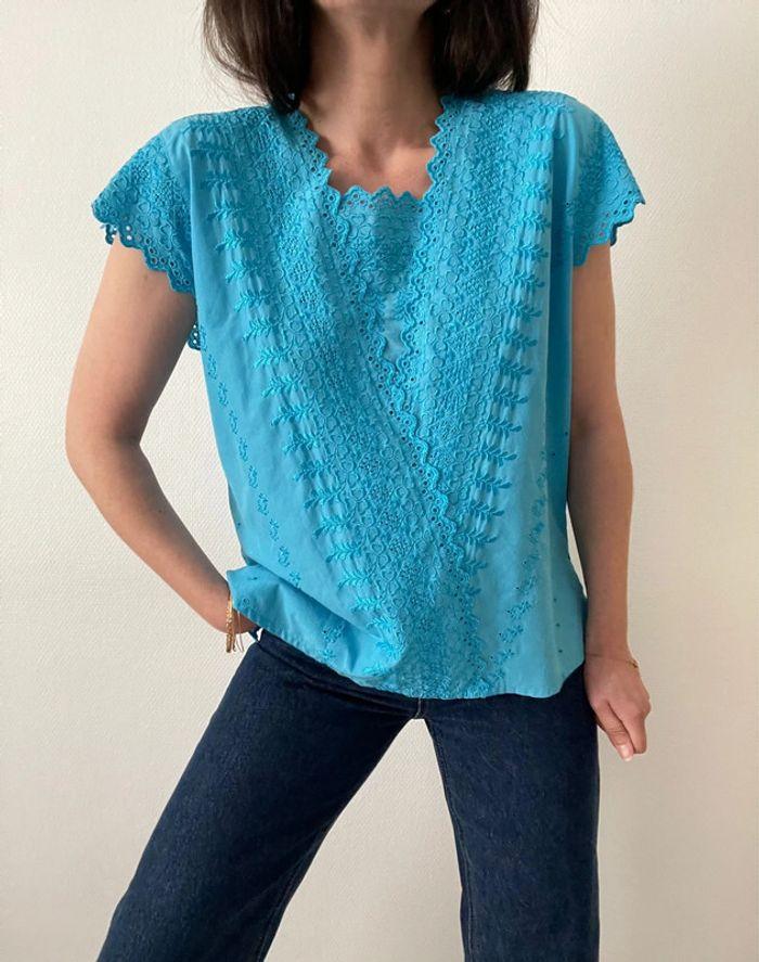 Top bleu à broderie anglaise - photo numéro 7