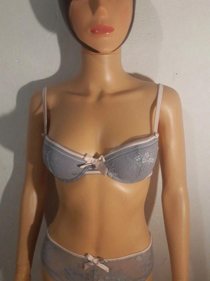 Soutien-gorge gris et couleur nude taille 90B - photo numéro 1