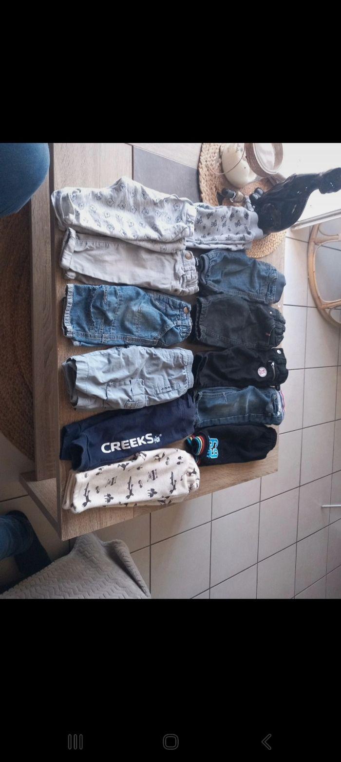 Lot 12 pantalons 6 mois jeans et joggings - photo numéro 4