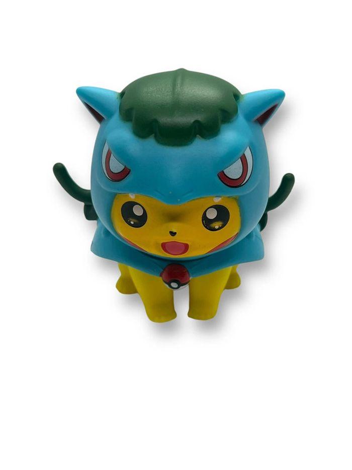 Pikachu en Herbizarre (Ivysaur) - photo numéro 1