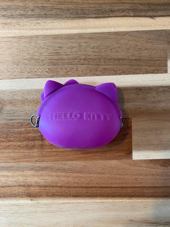 Petit porte-monnaie Hello Kitty en silicone - photo numéro 3