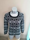 Joli pull chaud motif hiver