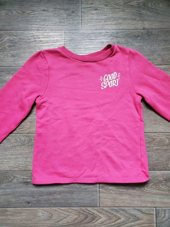 Sweat-shirt taille 8 ans bon état - photo numéro 1