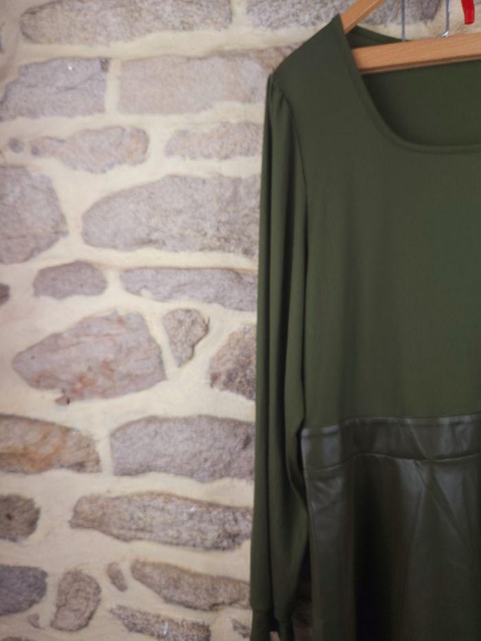 Robe bi matière vert militaire Femme taille 54 marque Boohoo 🍬 - photo numéro 2