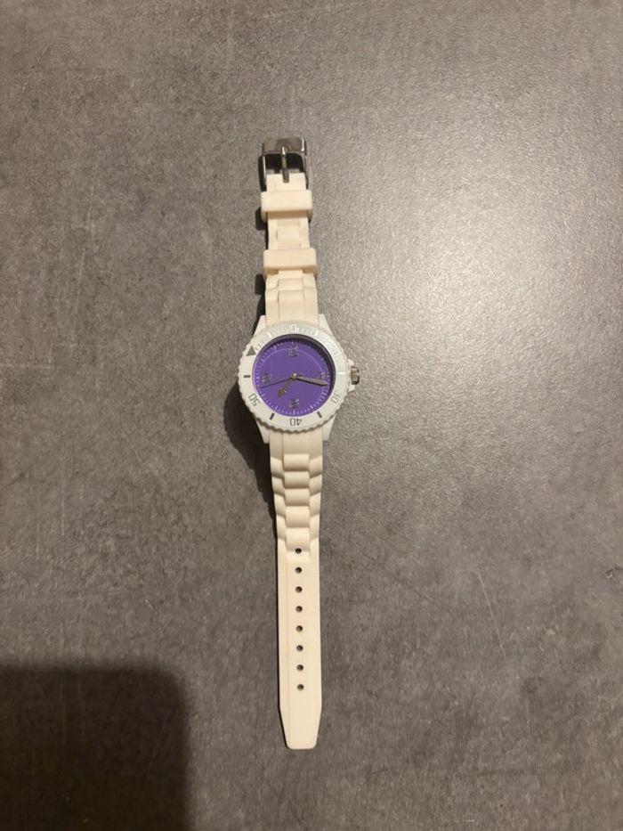 Montre violette - photo numéro 1