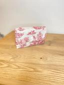 Pochette Rose/carmin Motifs jouy