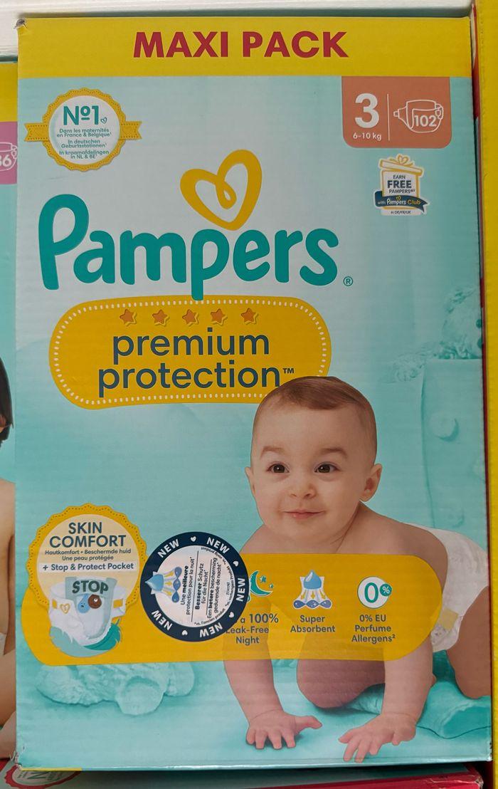 1 paquet de couches Pampers taille 3