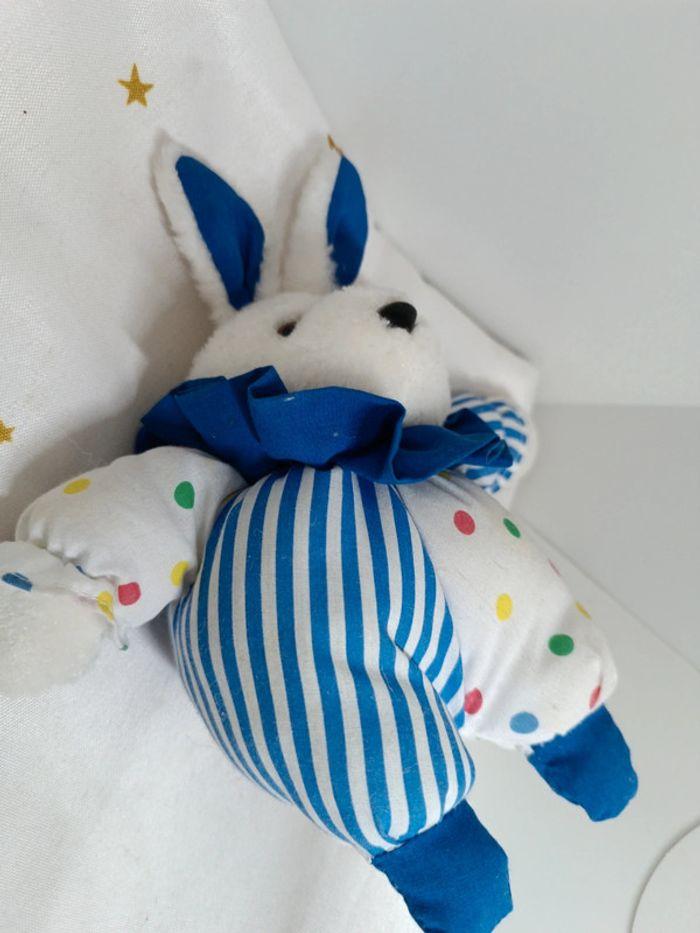 Peluche doudou lapin bunnies Bunny rabbit bleu blue blanc white rayure poids collerette berchet - photo numéro 7