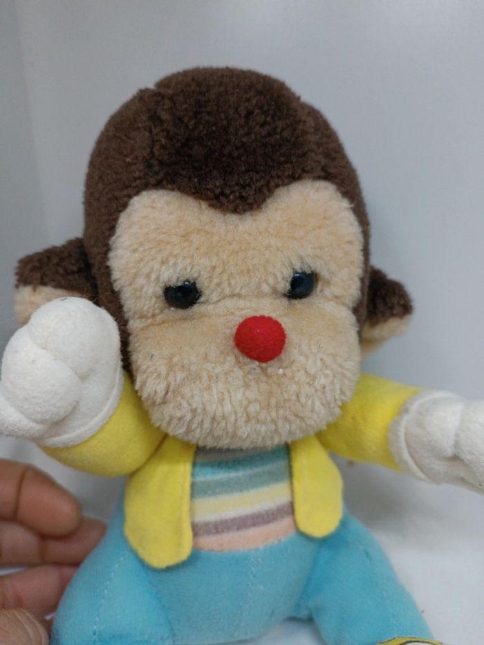 Doudou Teddy Bear monkey singe peluche jaune bleu rayé nez rouge cp c.p. francais basket - photo numéro 8