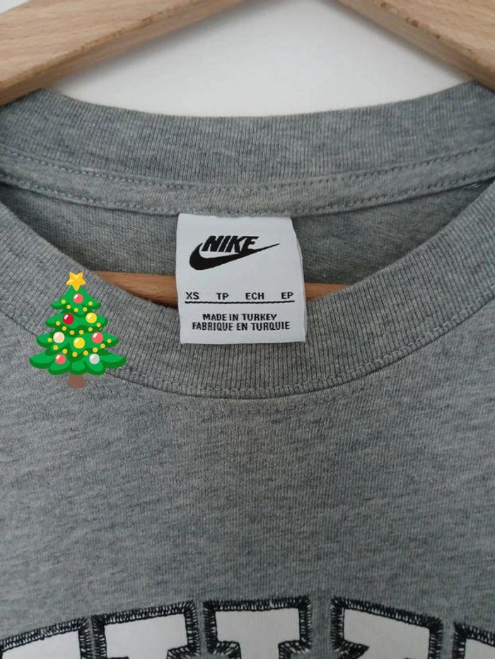 Tee shirt nike gris et vert XS - photo numéro 3