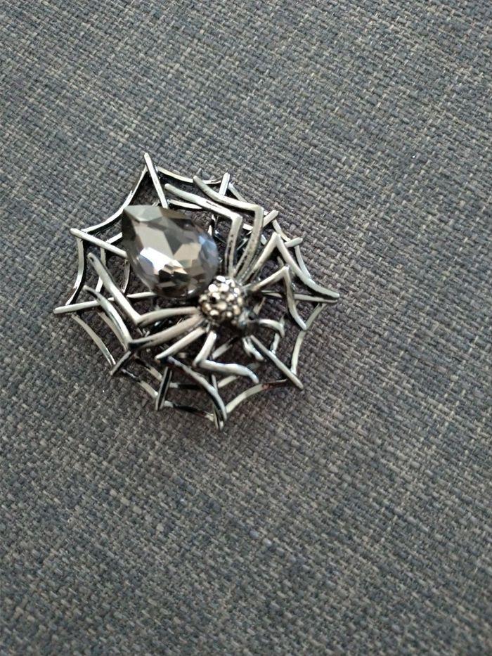 Broche araignée 🕷 - photo numéro 2