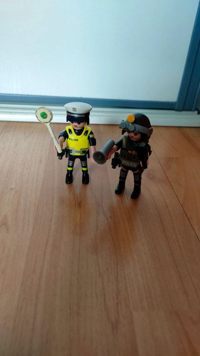 Policiers playmobil