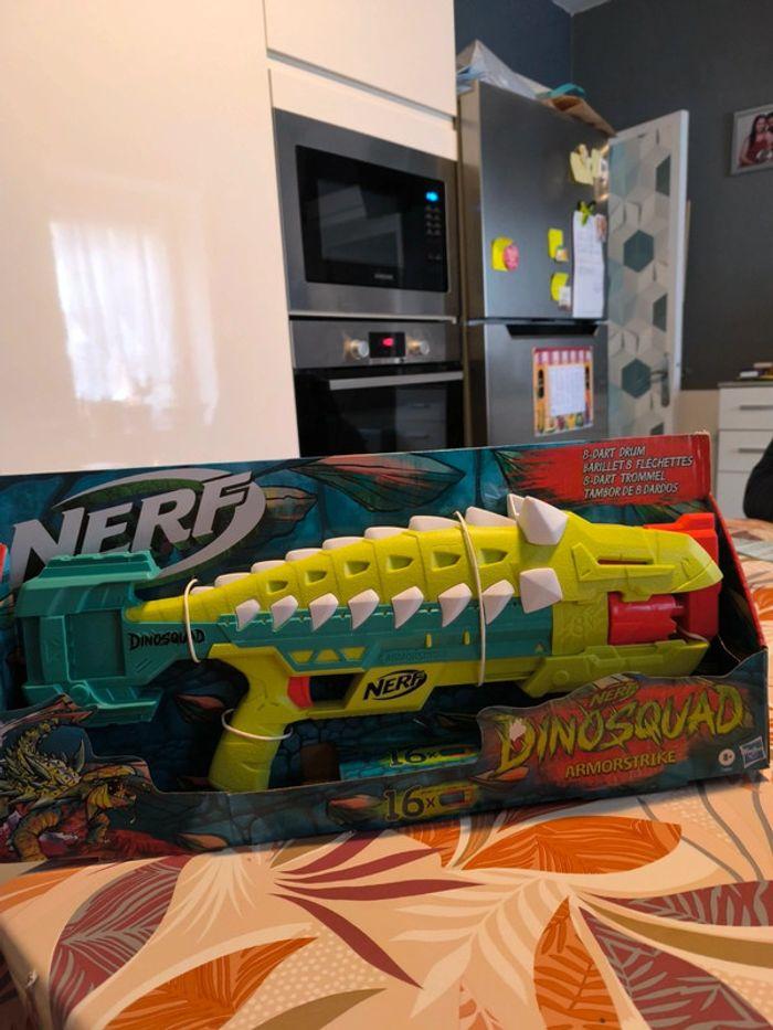 Pistolet Nerf Dinosquad