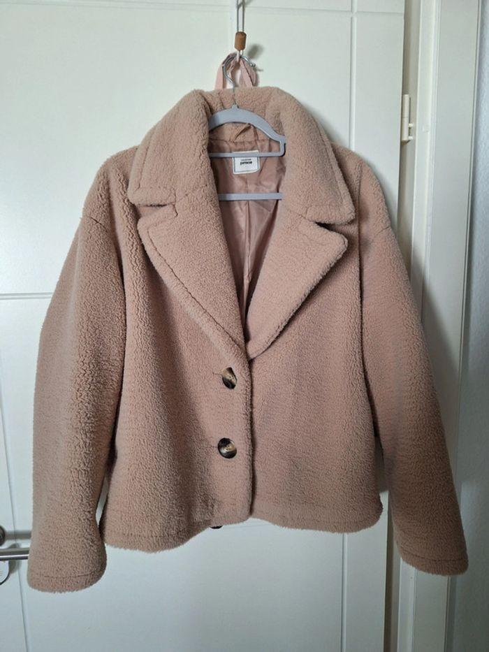 Manteau beige duveteux - photo numéro 1