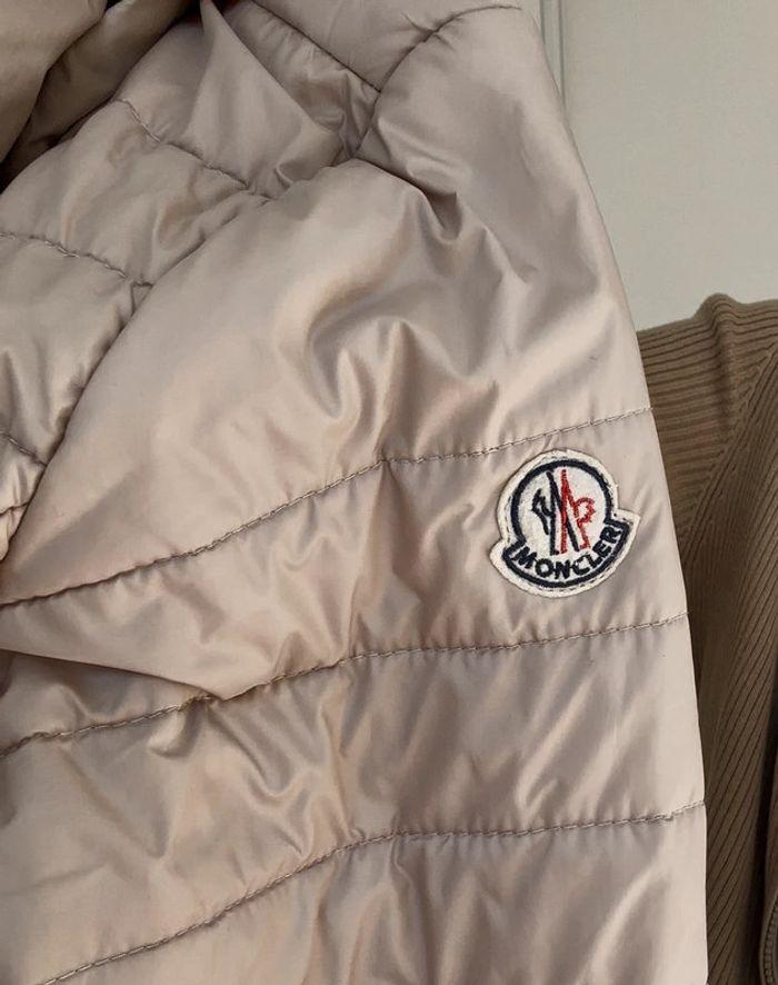 Doudoune beige Moncler - taille M - photo numéro 4