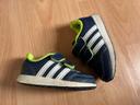 Belle paire de baskets ADIDAS T. 22 garçon TBE