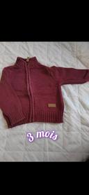 Gilet bordeaux 3 mois