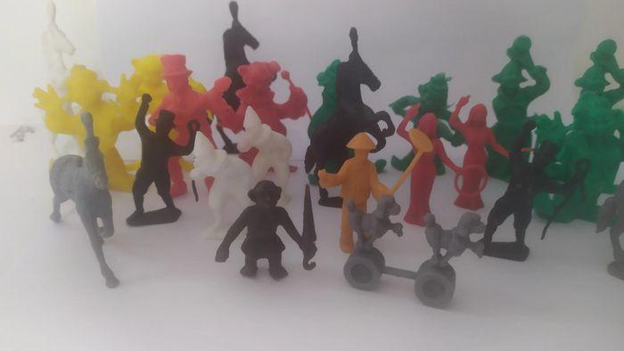 24 figurines vintage la roche aux fées '' le cirque '' - photo numéro 2