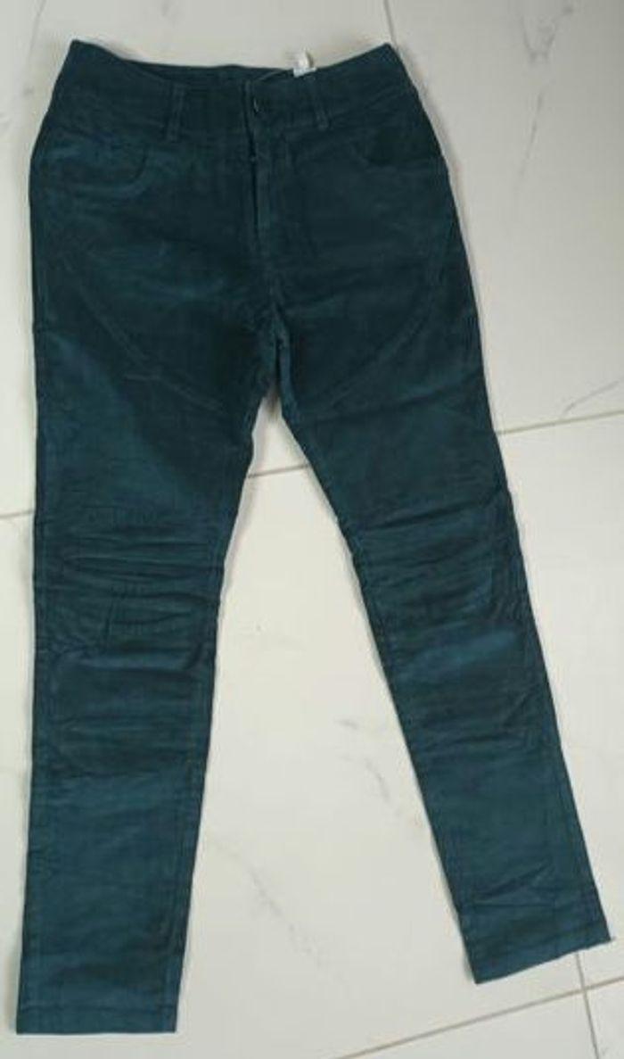 Pantalon velours vert bouteille T28 soit 38 - photo numéro 1