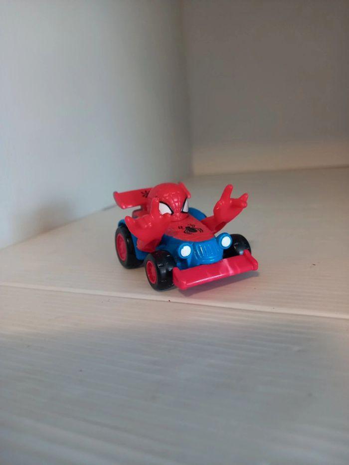 Voiture spiderman maisto - photo numéro 1