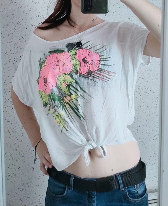 T-shirt été blanc et fleurs tropicales fluorescentes - photo numéro 4