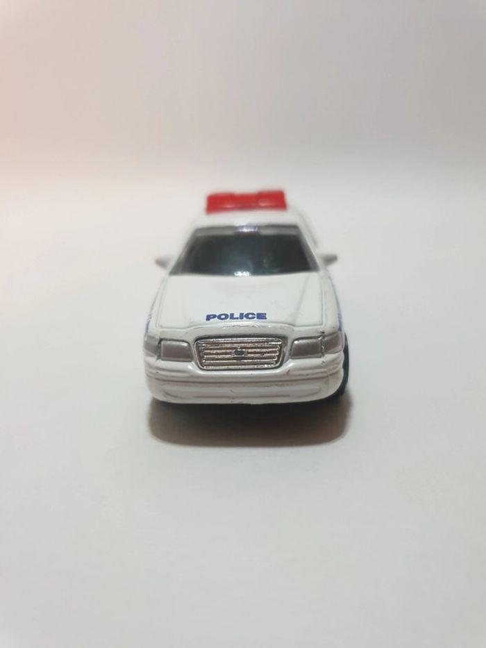 Realtoy Ford Crown Victoria NYPD New York City Police - 1/64 - photo numéro 2