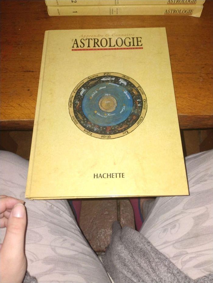 Lot de livres astrologie - photo numéro 2