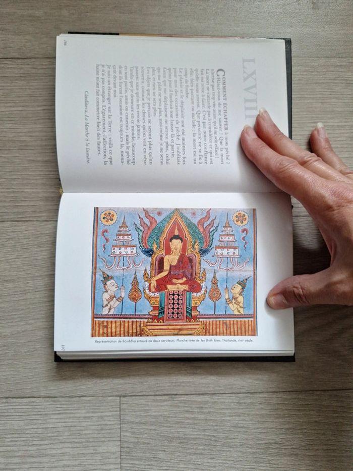 Beau livre de prieres issu de diverses religions - photo numéro 4