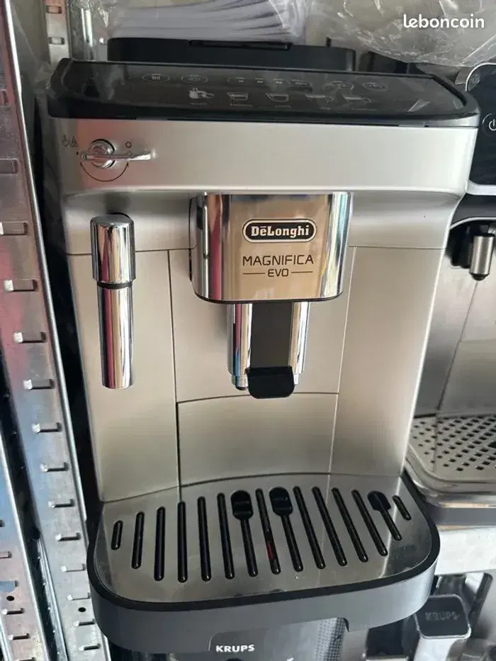 Machine à café Delonghi Magnifica Evo avec Garantie - photo numéro 2