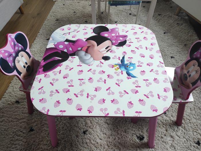 Table Minnie avec 2 chaises - photo numéro 1