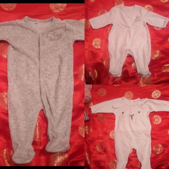 Lot de 3 pyjamas taille 1 mois (56) - photo numéro 1