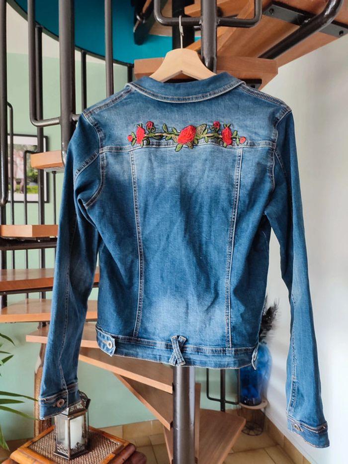 Veste en jean fleurie rose vintage - photo numéro 5